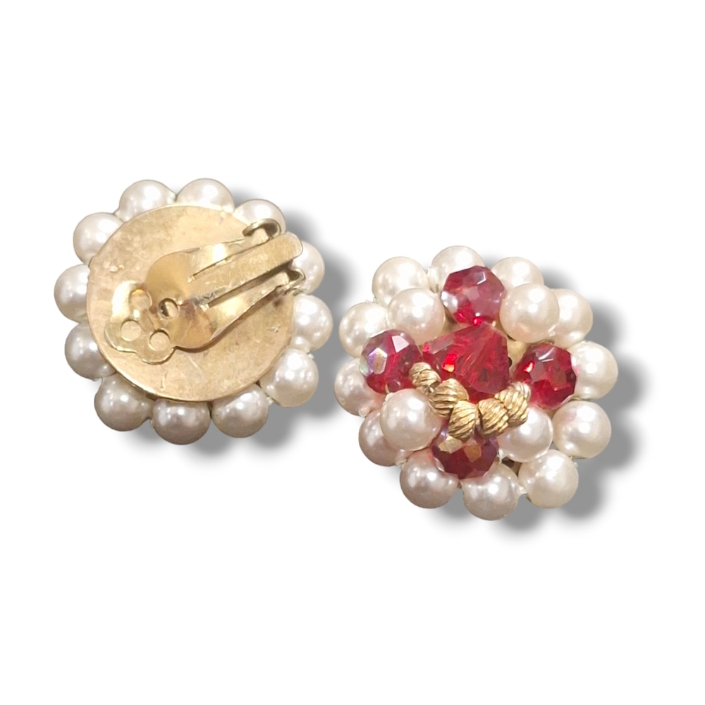Vintage Gold Tone Faux Pearl And Red AB Beads Cluster Clip-on Earrings 1" - Picture 4 of 7
